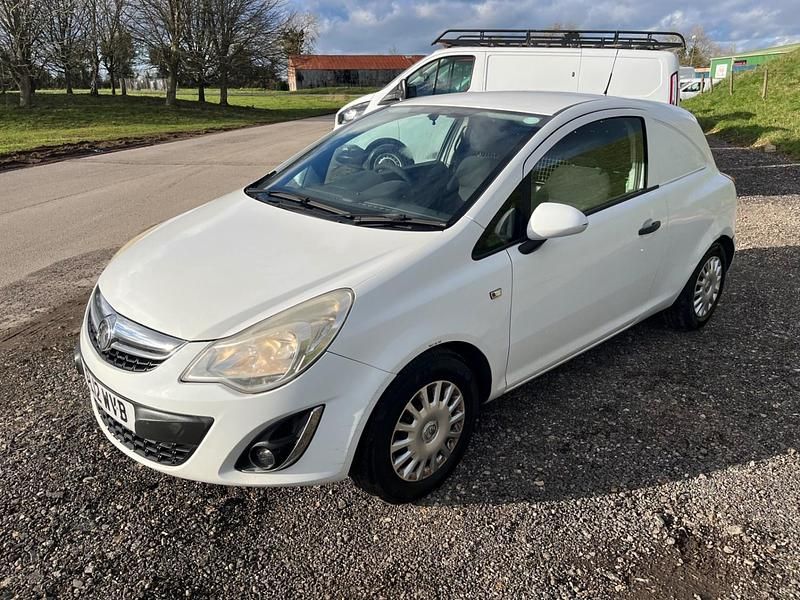 Used Vauxhall Corsa 2012 White Hatchback