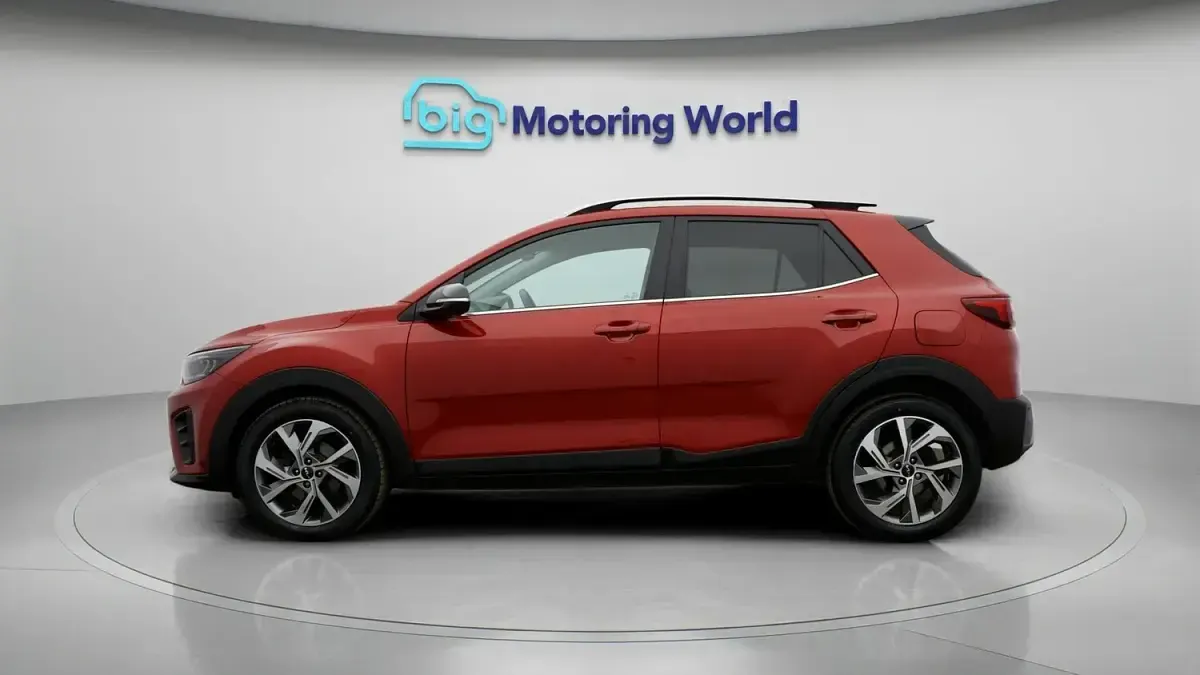 Usado Kia Stonic GT-Line 118 CV (86 kW) 2022 Rojo SUV