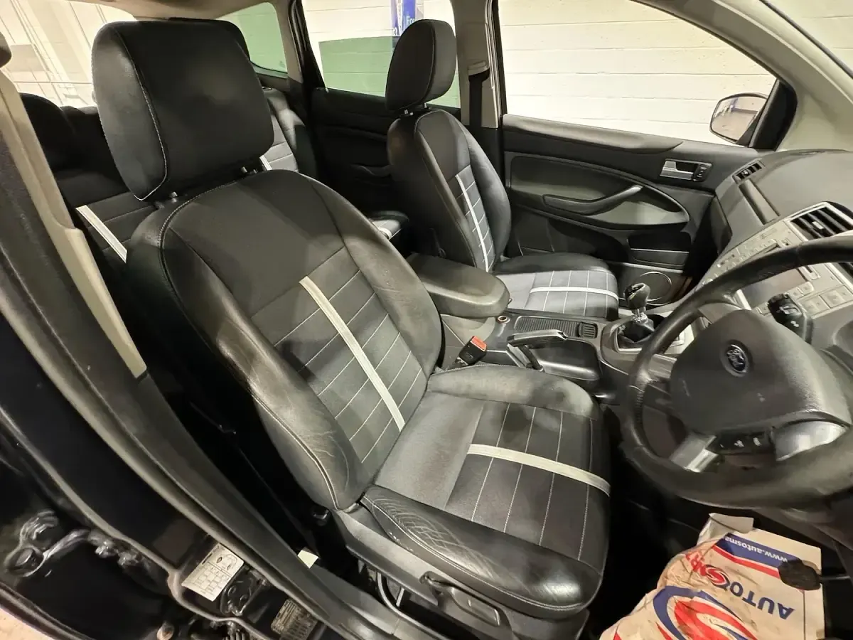 Used Ford Kuga Titanium 163 HP (119 kW) 2011 Black SUV