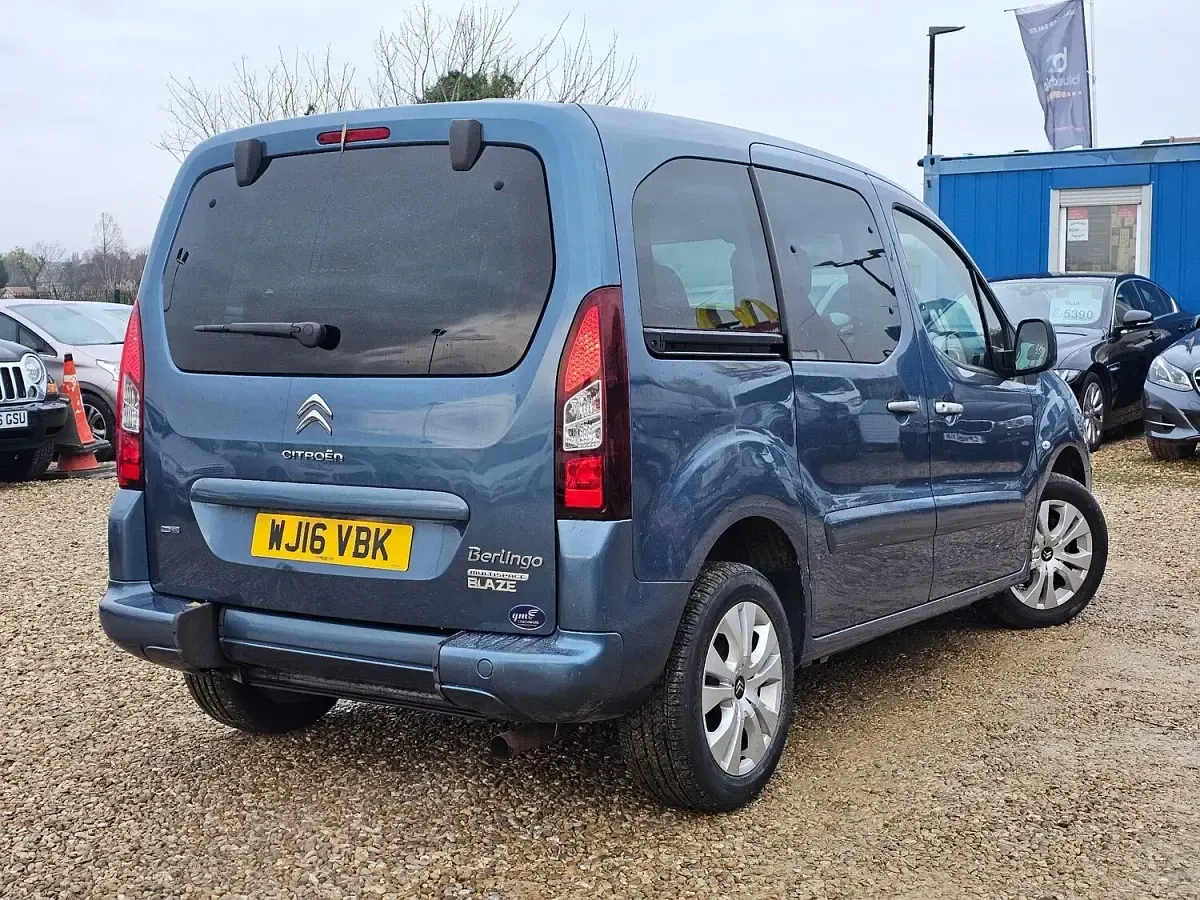 Used Citroën e-Berlingo Feel 2016 Blue MPV