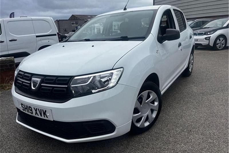 White Used 2019 Dacia Sandero Essentiel Hatchback | £6,995 (Fair price) - Image 1/4