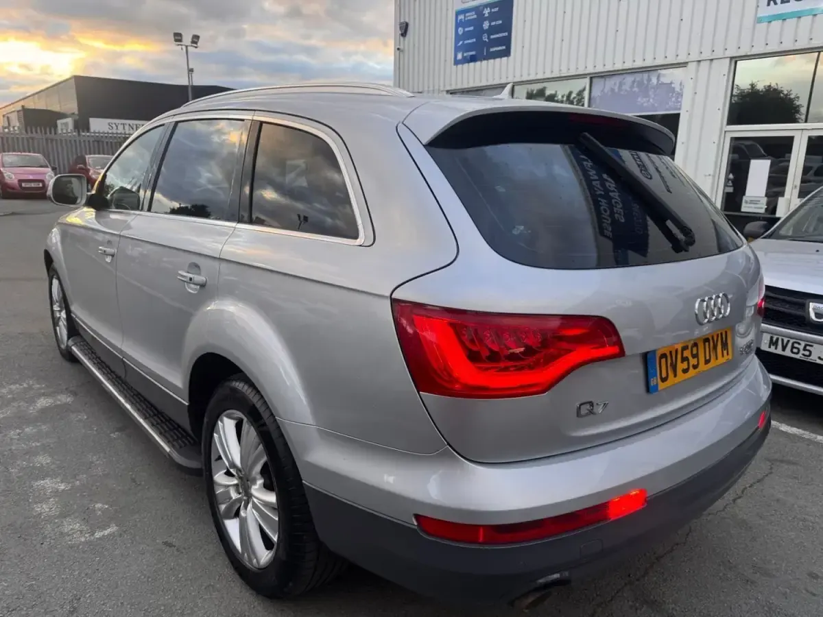 Begagnad Audi Q7 Comfort 240 HK (176 kW) 2009 Silver SUV