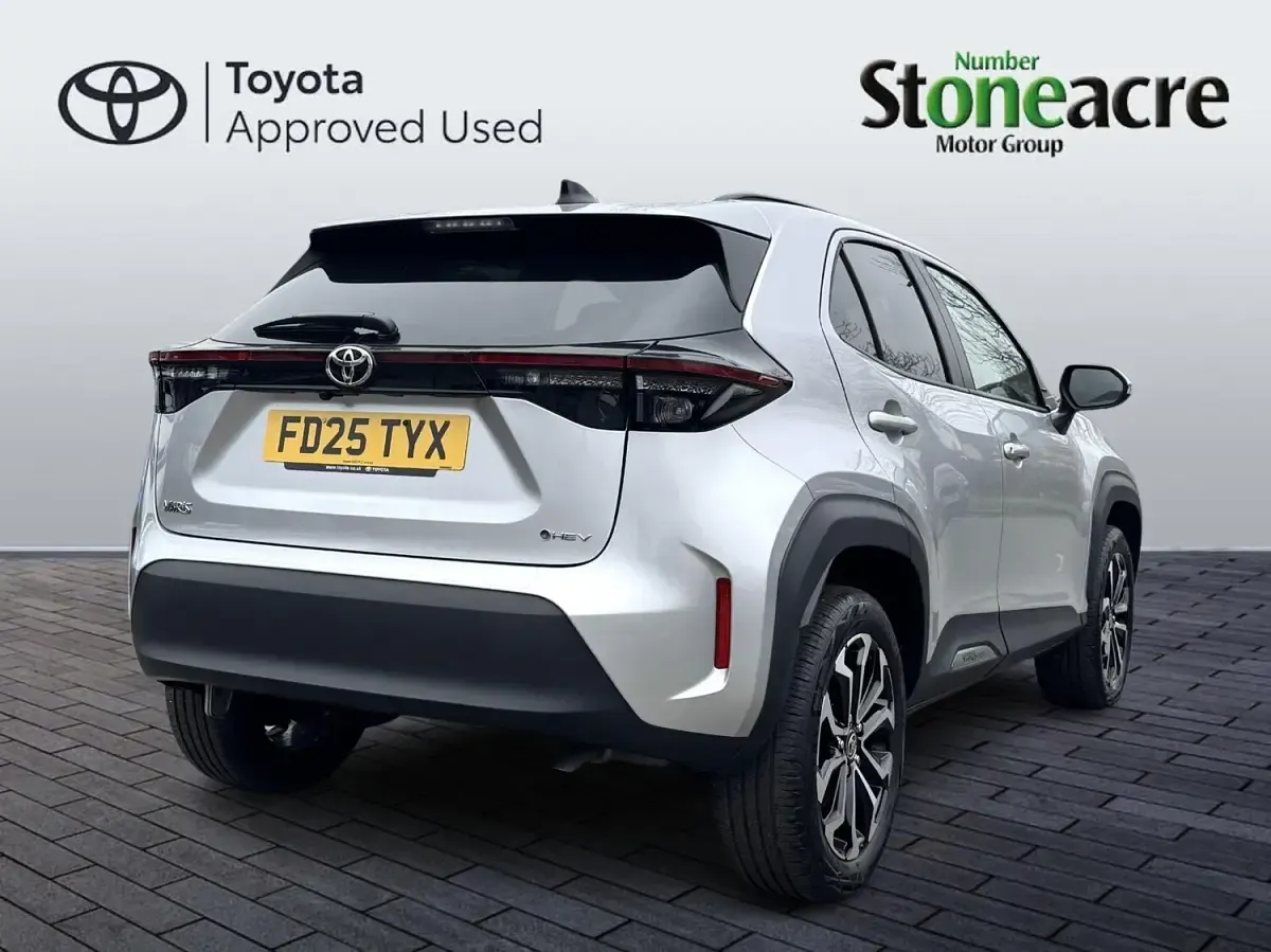 Used Toyota Yaris Hybrid Design 2025 Silver Hatchback