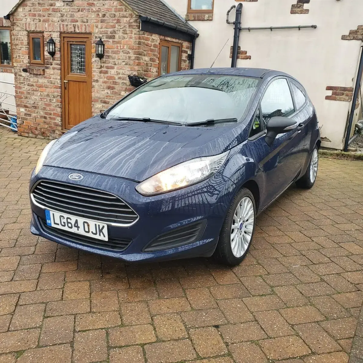 Usado Ford Fiesta 95 HP (69 kW) 2015 Azul Van