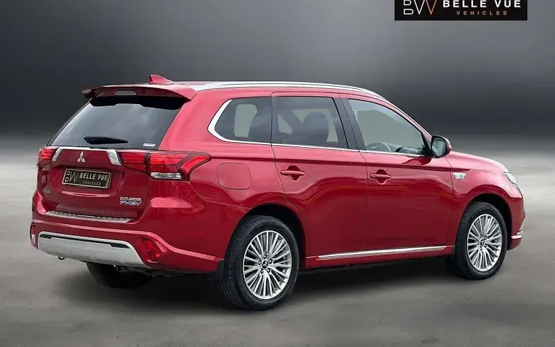 Usado Mitsubishi Outlander P-HEV 177 HP (130 kW) 2018 Carrinha