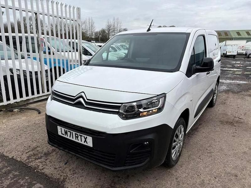 Used Citroën Berlingo 100 HP (73 kW) 2022 White MPV