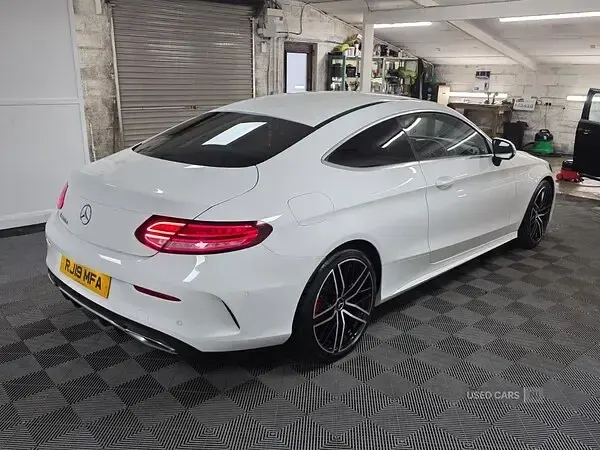 Used Mercedes C300 AMG Line Premium 245 HP (180 kW) 2019 White Coupe