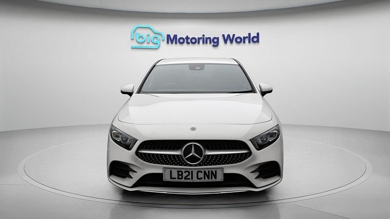 Used Mercedes A180 Executive 134 HP (98 kW) 2021 White Hatchback