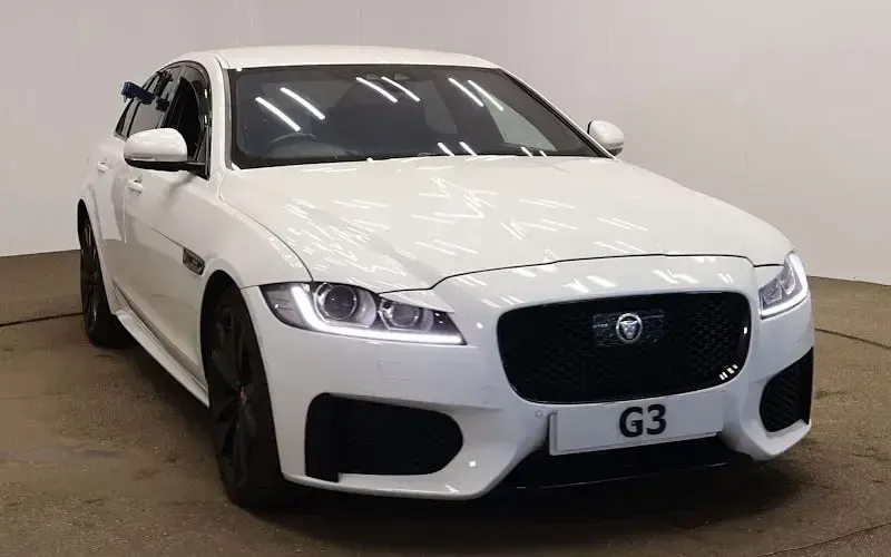 Usado Jaguar XF R-Sport 179 HP (131 kW) 2020 Sedan