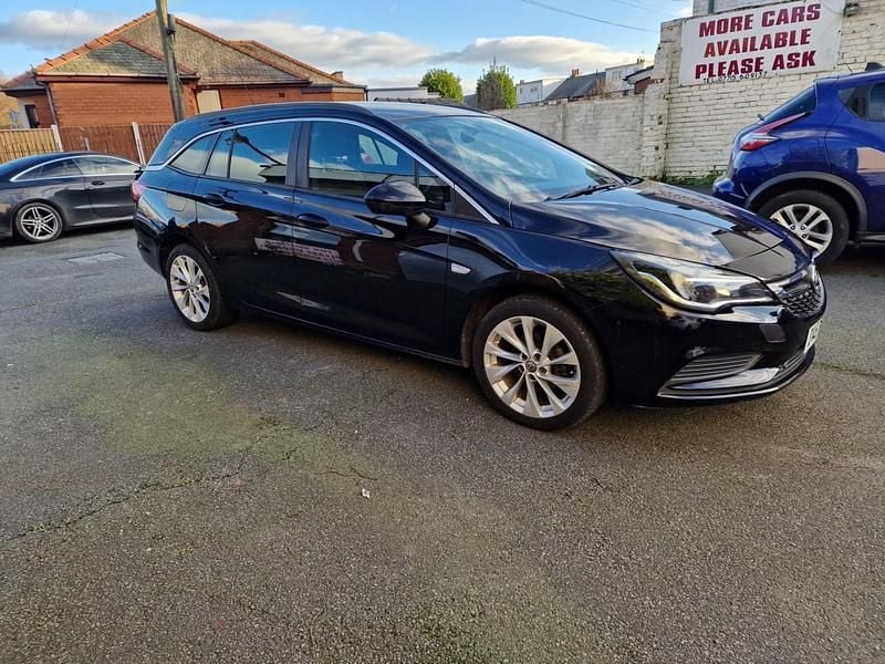 Used Vauxhall Astra Design Edition 2017 Black Estate