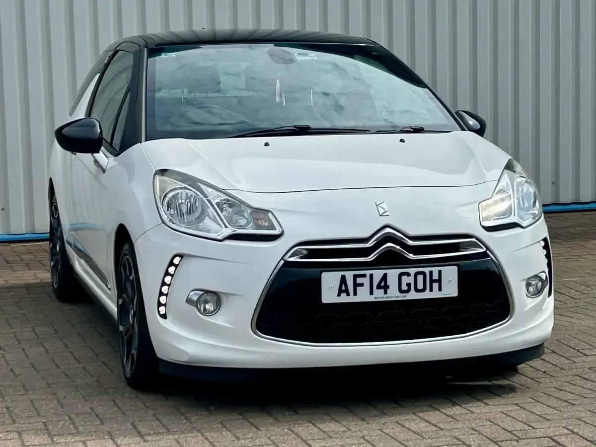 Usado Citroën DS3 90 CV (66 kW) 2014 Blanco Utilitario