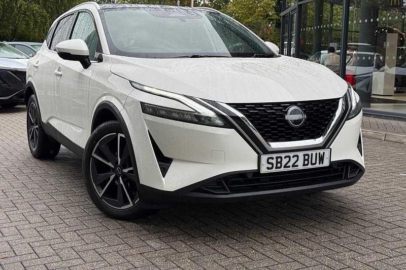 White Used 2022 Nissan Qashqai Tekna SUV | £22,490 (Expensive) - Image 1/4