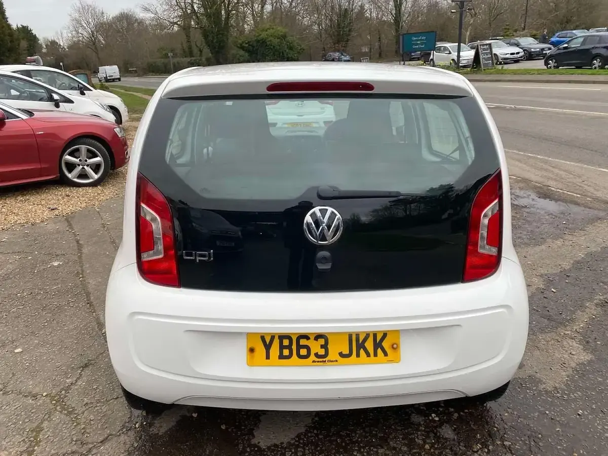 Used VW up! take up! 60 HP (44 kW) 2013 White Hatchback