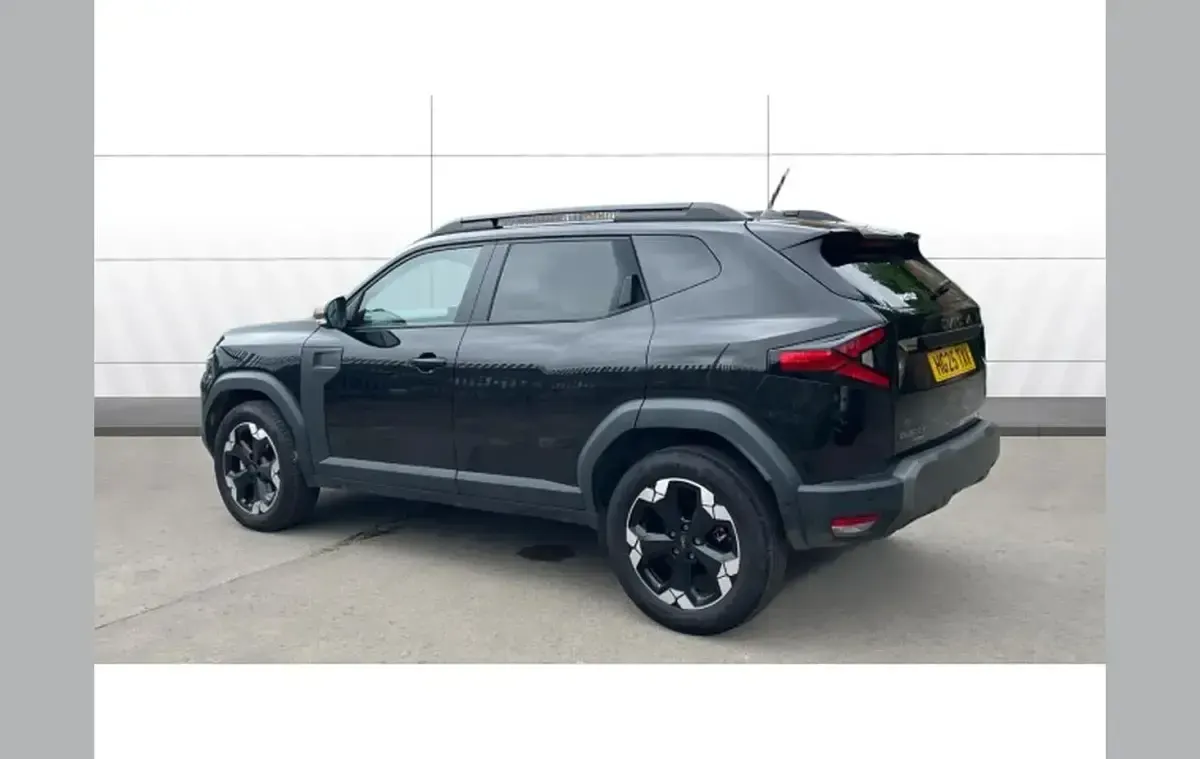 Used Dacia Duster Extreme 143 HP (105 kW) 2025 Black SUV