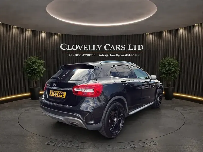 Used Mercedes GLA200 Executive 156 HP (114 kW) 2016 Black SUV