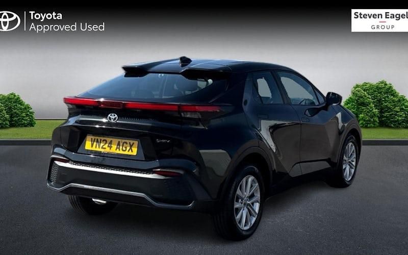 Used Toyota C-HR 140 HP (102 kW) 2026 SUV