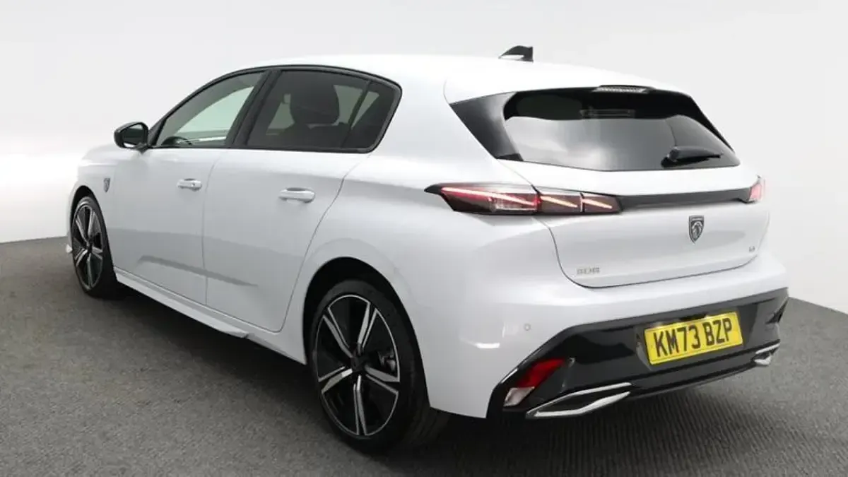 Used Peugeot 308 GTi 129 HP (94 kW) 2023 White Hatchback