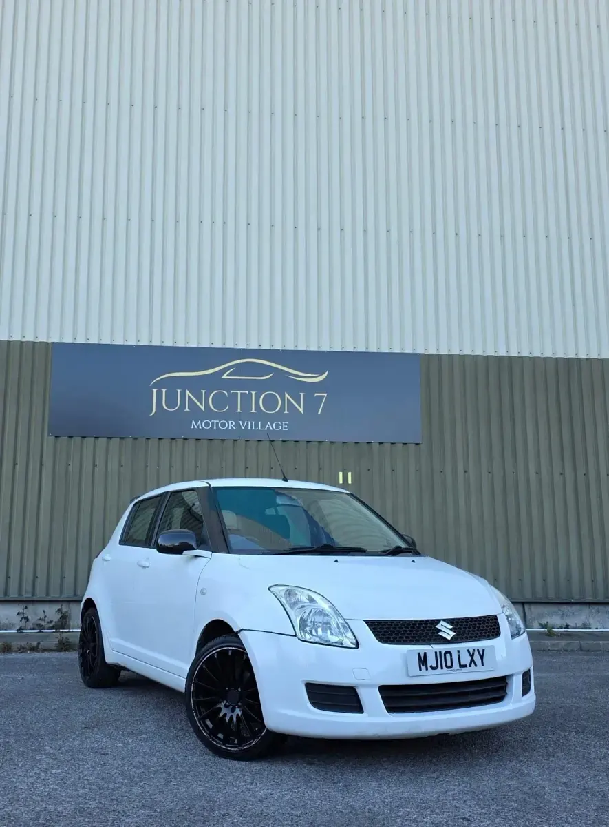 Used Suzuki Swift 92 HP (67 kW) 2010 White Hatchback