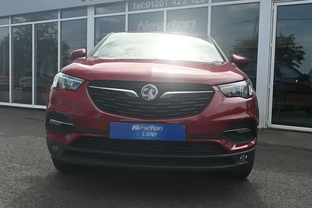 Used Vauxhall Grandland X S 130 HP (95 kW) 2019 Red SUV