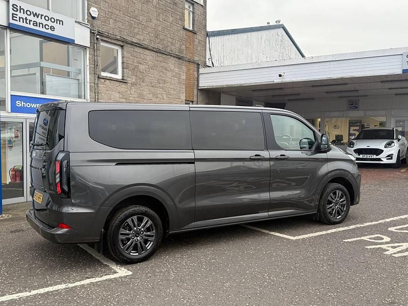 Used Ford Tourneo Titanium 150 HP (110 kW) 2025 Grey MPV