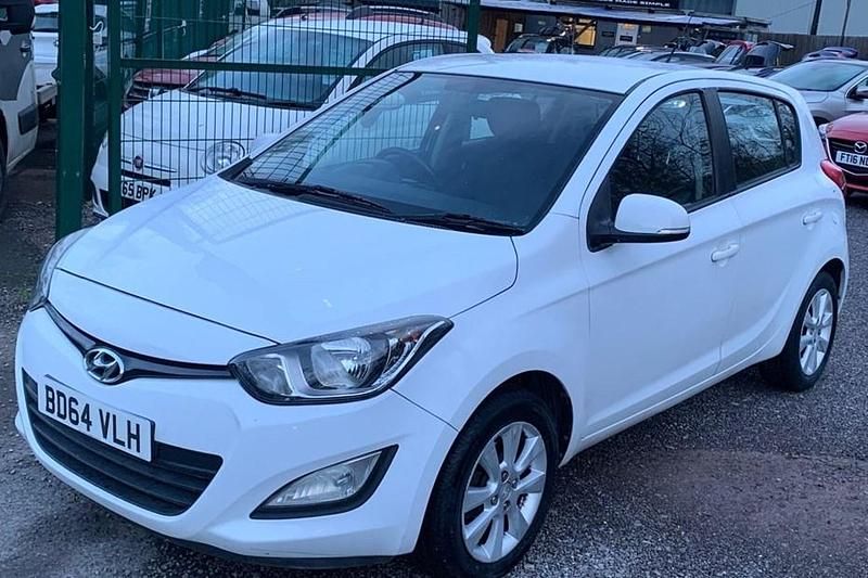 White Used 2014 Hyundai i20 Active Hatchback | £2,995 (Fair price) - Image 1/1