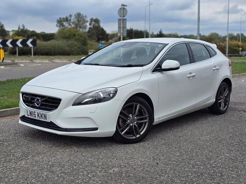 Begagnad Volvo V40 SE 178 HK (130 kW) 2015 Vit Kombi