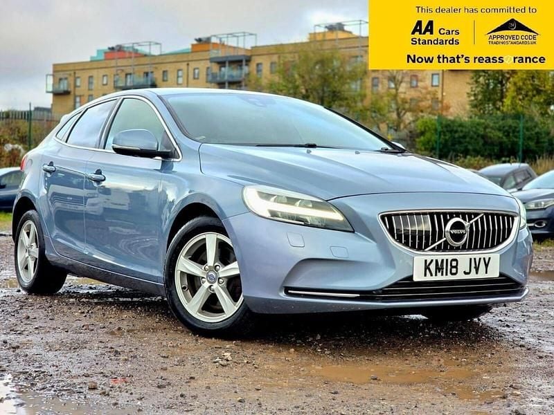 Used Volvo V40 Inscription 152 HP (111 kW) 2018 Blue Hatchback