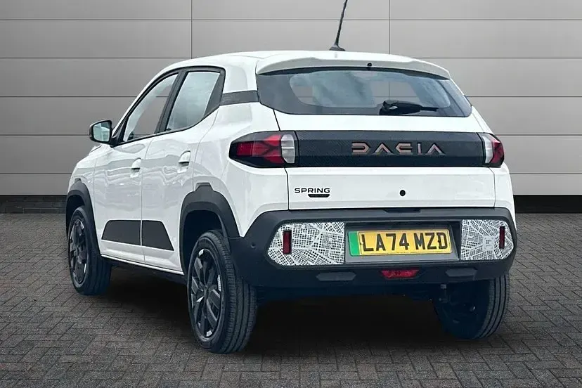 Used Dacia Spring Extreme 47 kW (65 HP) 2025 White Hatchback