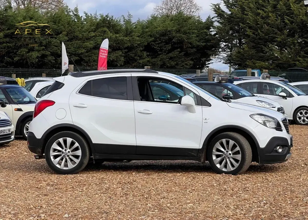 Used Vauxhall Mokka 140 HP (102 kW) 2015 White SUV