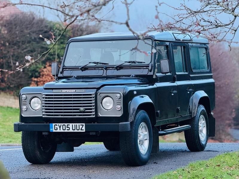 Used Land Rover Defender 120 HP (88 kW) 2005 Black Estate