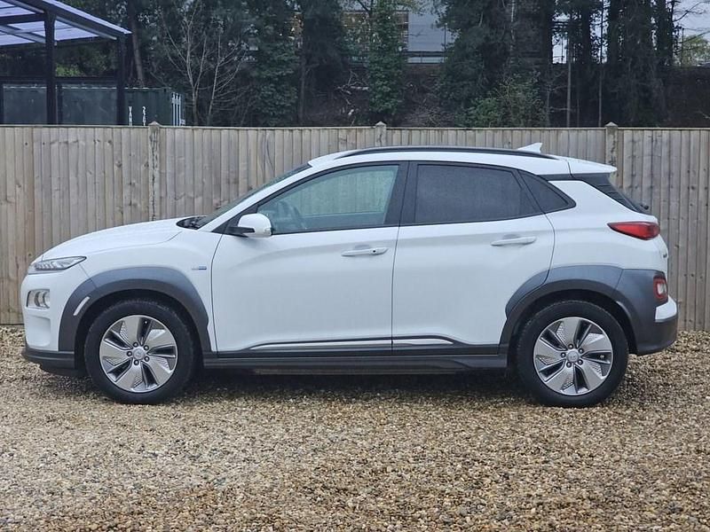 Used Hyundai Kona Premium 150 kW (204 HP) 2021 White SUV