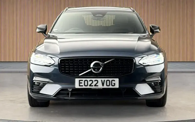 Used Volvo V90 R-Design 197 HP (144 kW) 2021 Blue Estate