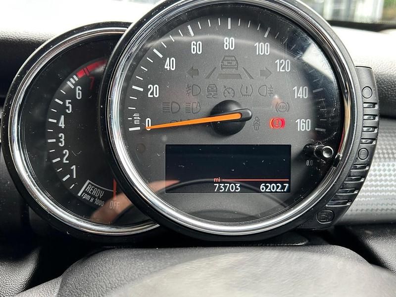Begagnad Mini Cooper Hatch 2014 Svart Halvkombi