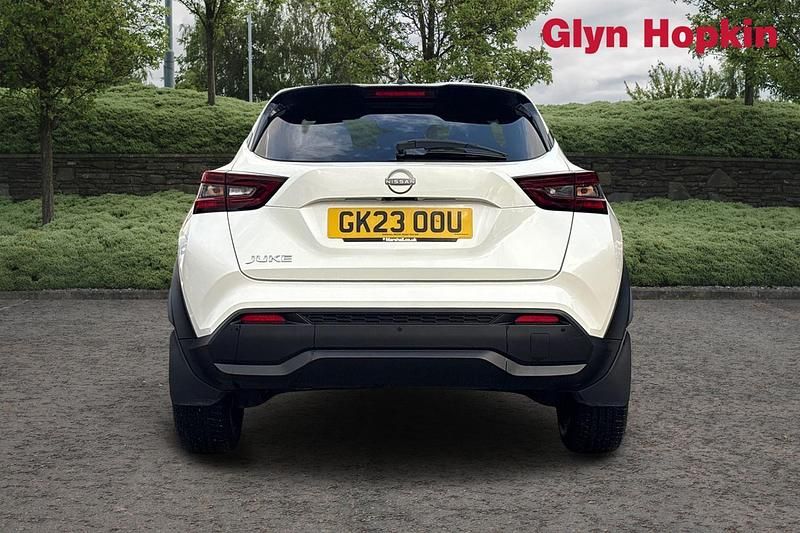 Used Nissan Juke N-Connecta 114 HP (83 kW) 2023 White SUV
