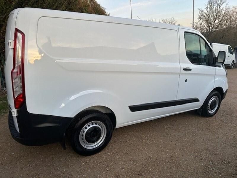 Used Ford Transit Custom 105 HP (77 kW) 2022 White Van