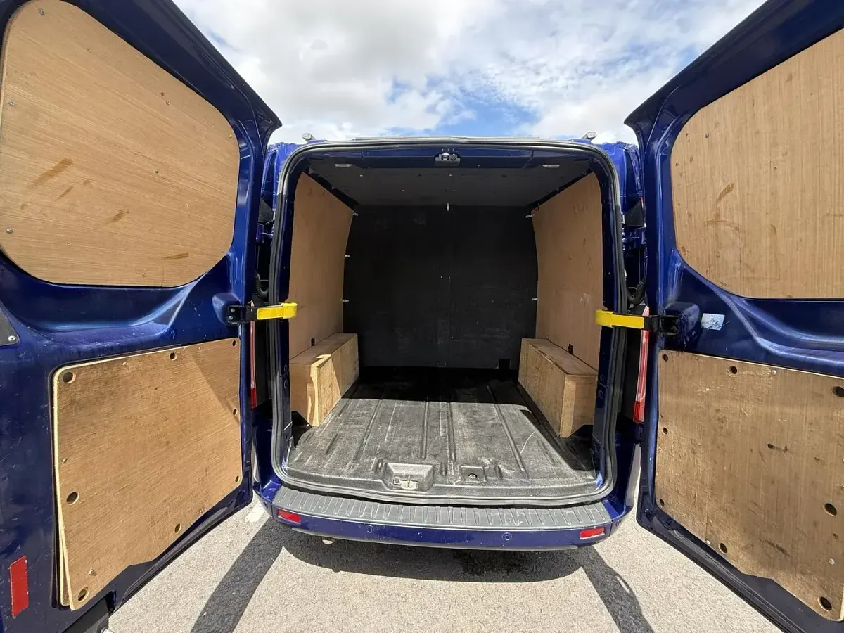 Used Ford Transit Custom Limited 170 HP (125 kW) 2017 Blue Van