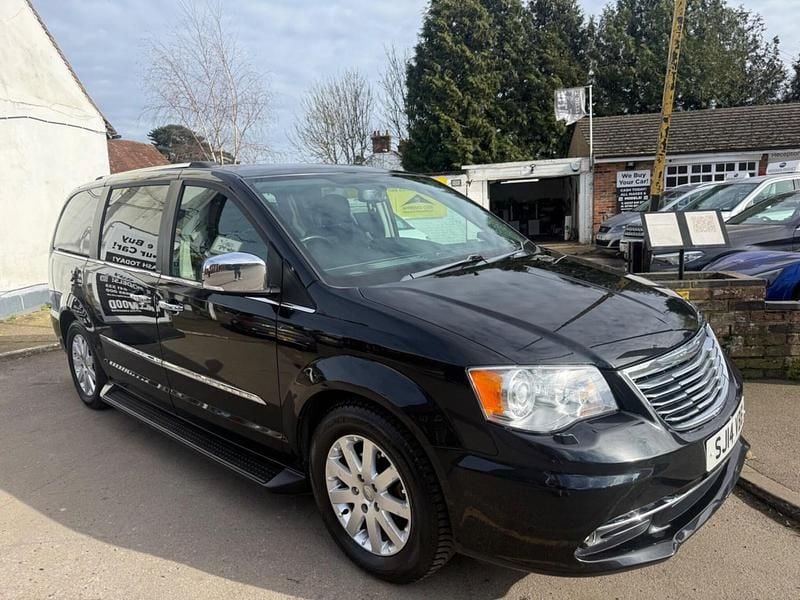 Used Chrysler Grand Voyager Limited 178 HP (130 kW) 2014 Black MPV