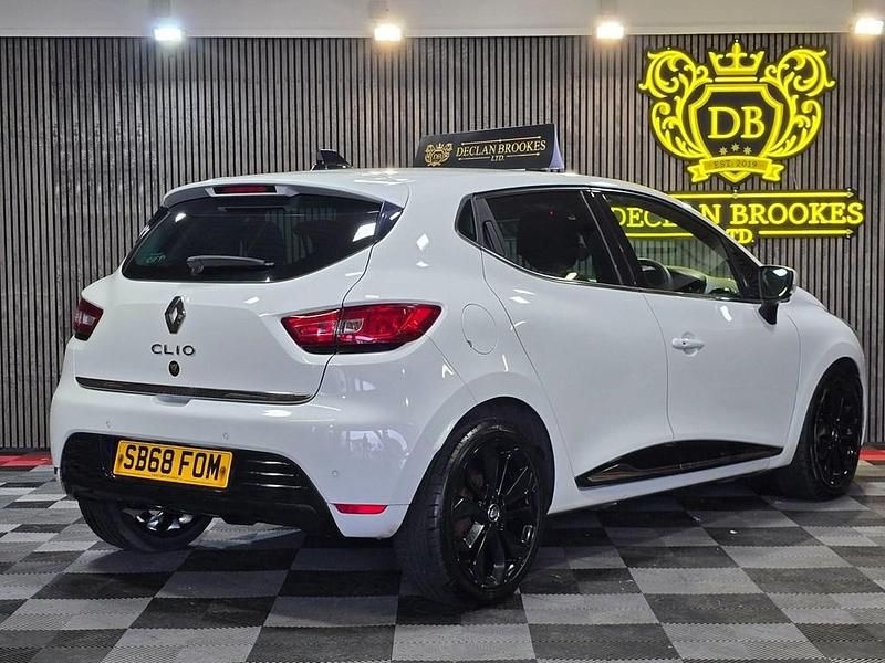 Used Renault Clio IV Iconic 2018 White Hatchback