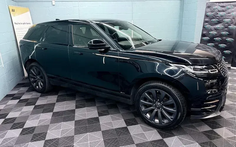 Used Land Rover Range Rover Velar SE Dynamic 179 HP (131 kW) 2019 Black SUV