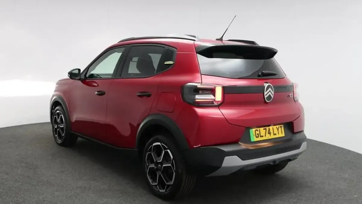 Used Citroën e-C3 83 kW (113 HP) 2024 Elixir red Hatchback