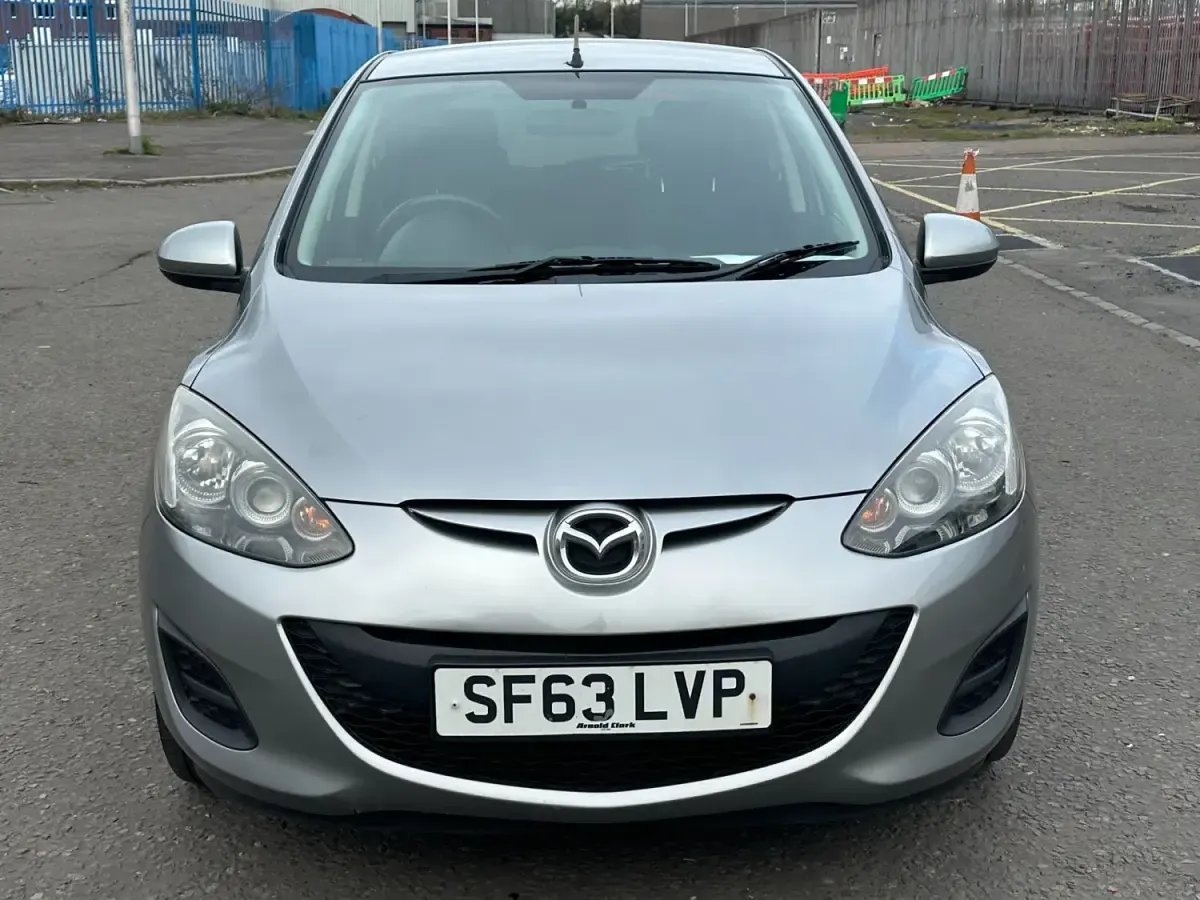 Gebraucht Mazda 2 2013 Silber Kleinwagen