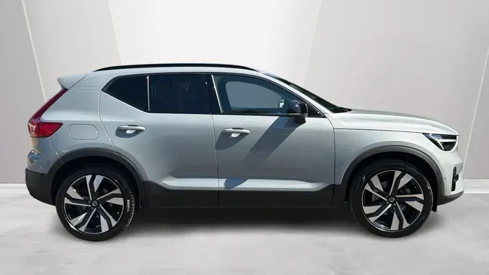 Used Volvo XC40 Ultra 161 HP (118 kW) 2025 Grey SUV