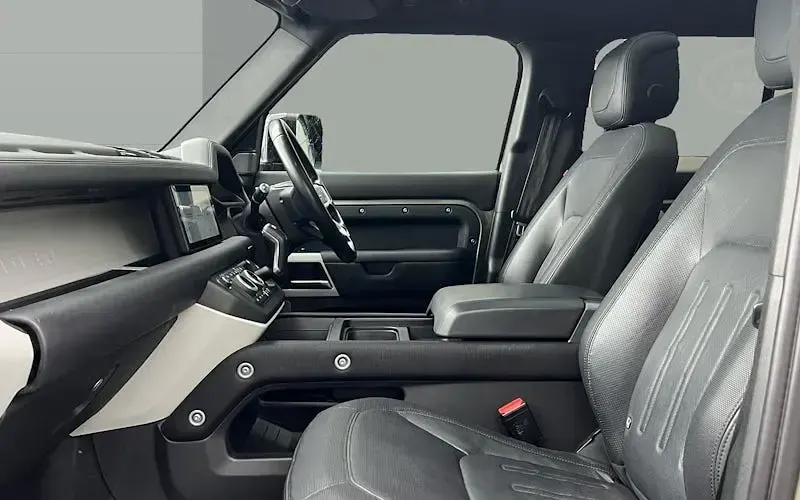 Used Land Rover Defender HSE Dynamic 249 HP (183 kW) 2025 SUV