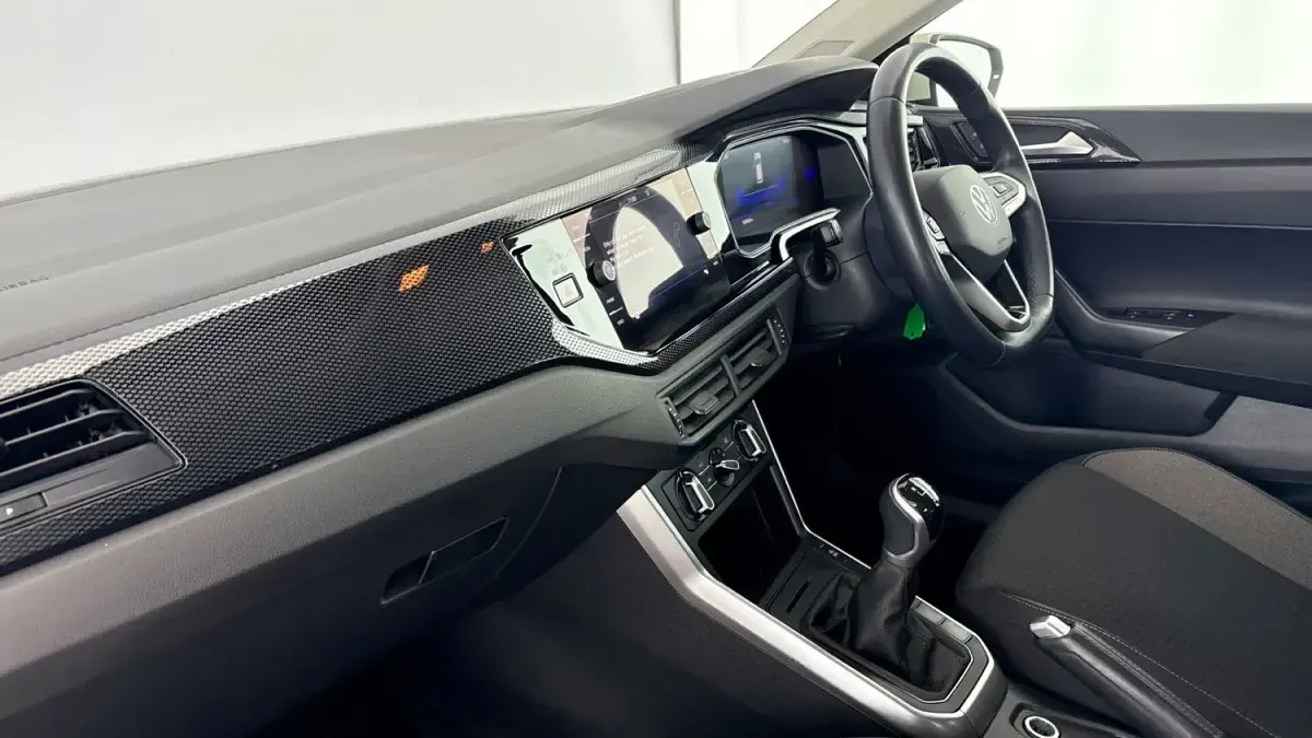 Usado VW Polo Life 95 HP (69 kW) 2021 Cinzento Citadino