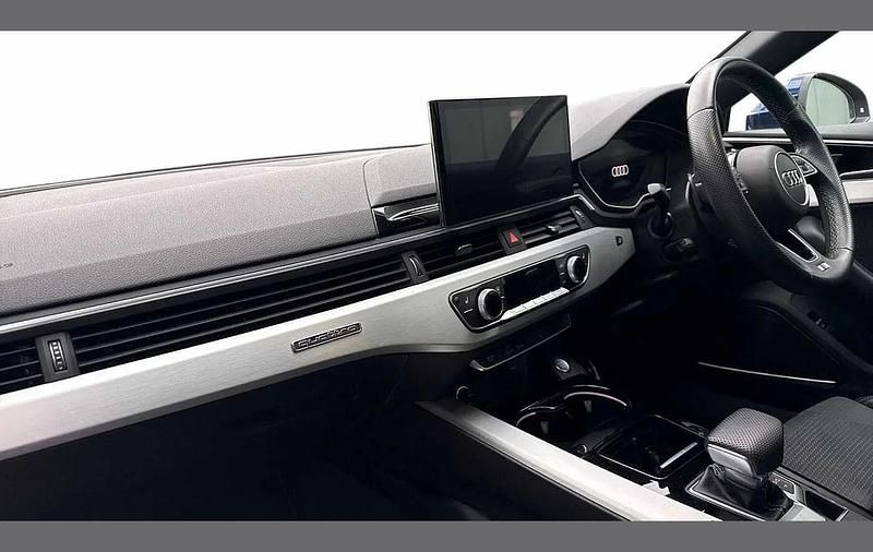 Used Audi A5 Sportback S-Line 200 HP (147 kW) 2022 Blue Hatchback