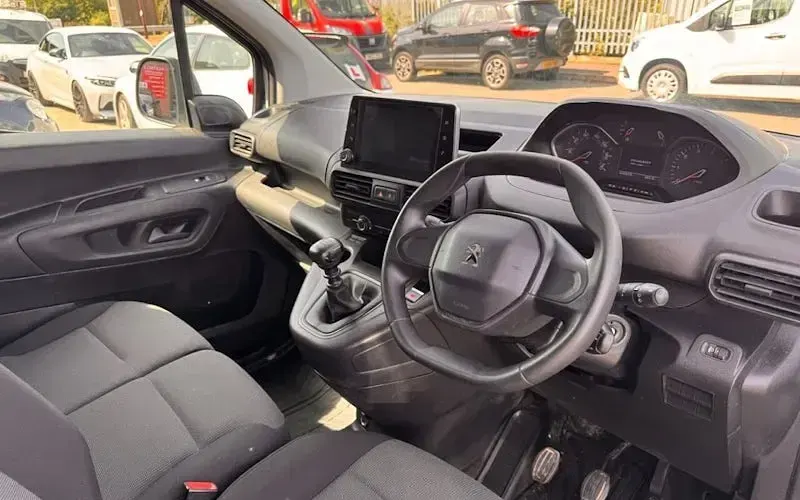 Used Peugeot Partner Premium 102 HP (75 kW) 2023 White MPV