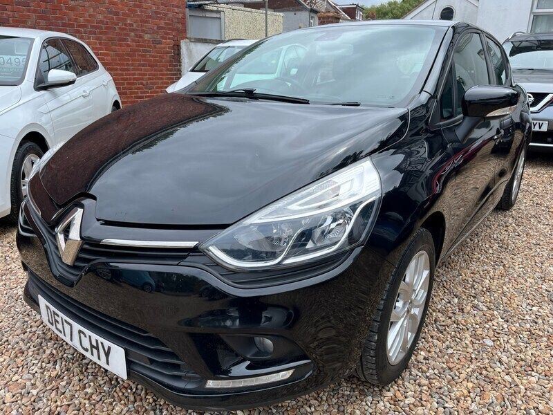 Black Used 2017 Renault Clio IV Dynamique Hatchback | £5,995 (Fair price) - Image 1/4