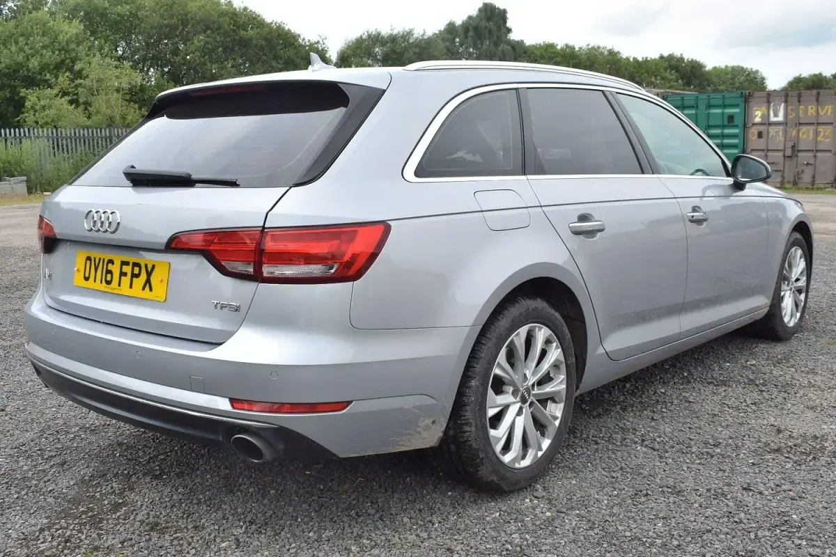 Used Audi A4 190 HP (139 kW) 2016 Silver Estate