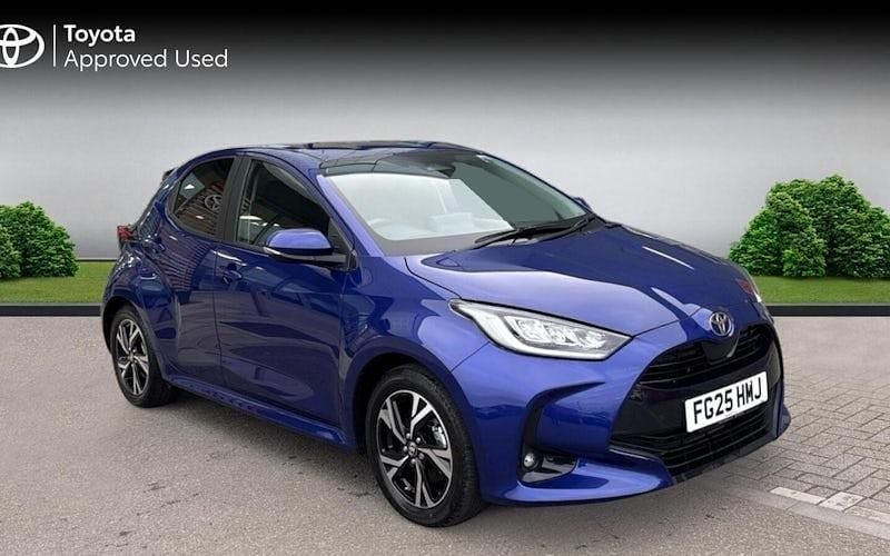 Used Toyota Yaris Hybrid Design 116 HP (85 kW) 2025 Juniper blue Hatchback
