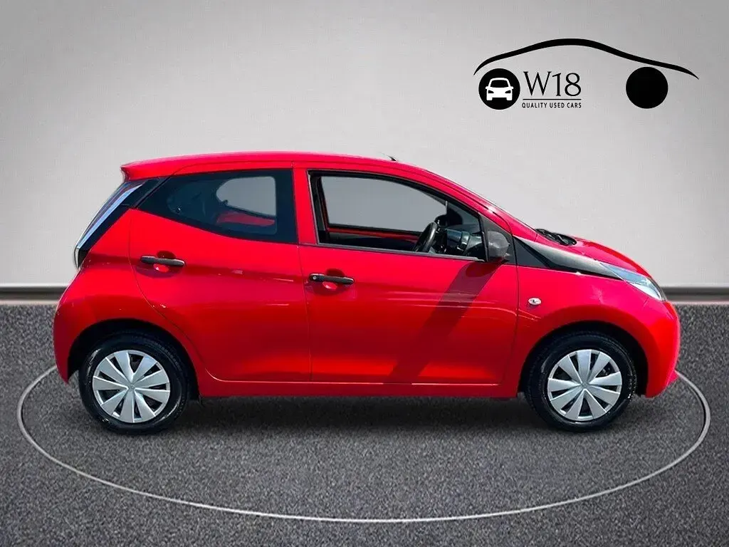 Used Toyota Aygo 69 HP (50 kW) 2016 Red Hatchback